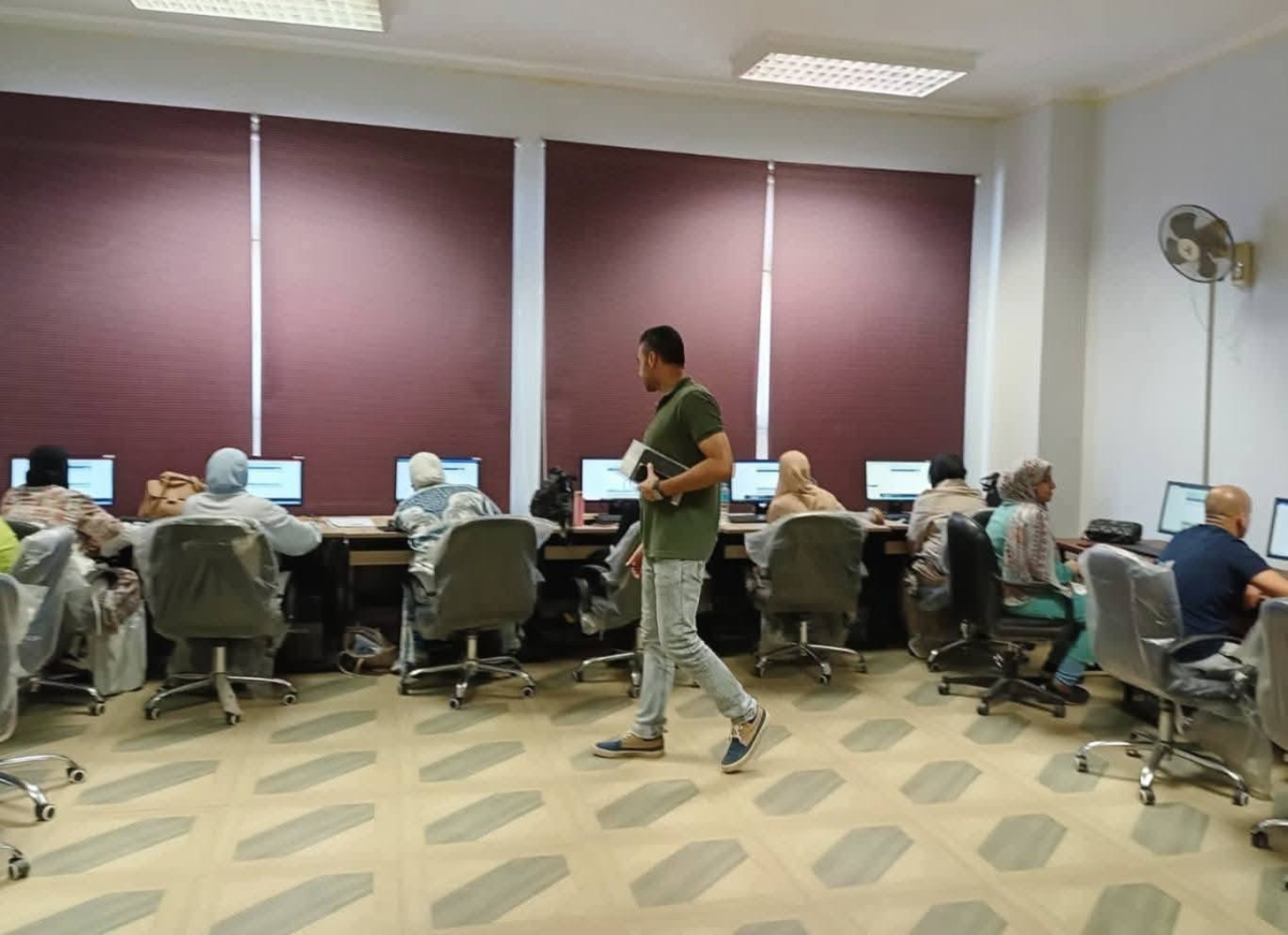 خلال البث التجريبي لاختبارات أساسيات التحول الرقمي بالذكاء الاصطناعي بجامعة بنها :