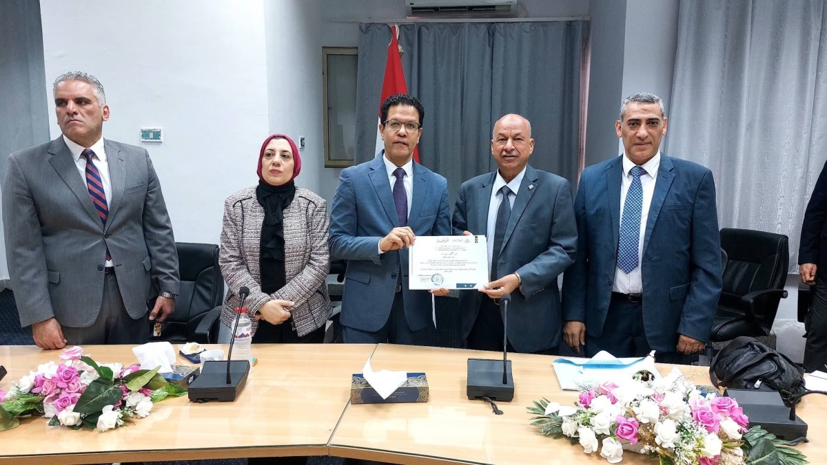 خلال تكريمه الأساتذة المتفرغين بكلية التجارة : "الجيزاوي " : الثروة الحقيقية لجامعة بنها هي كوادرها البشرية