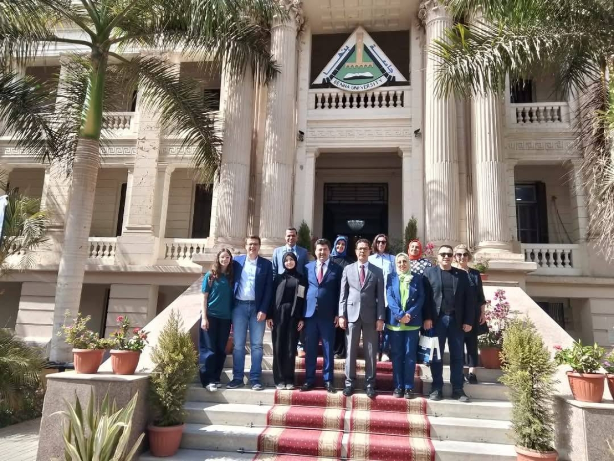 للتعاون الأكاديمي والبحثي: رئيس جامعة بنها يستقبل رئيس جامعة سكاريا التركية